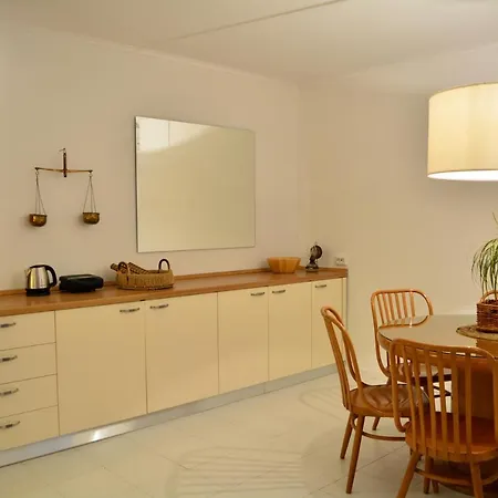 Apartman Milesi شقة