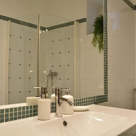 Apartman Milesi شقة
